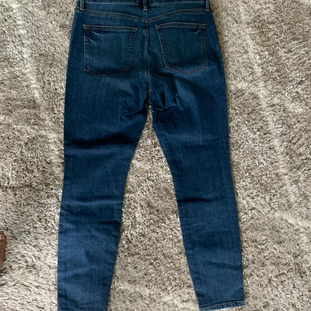 Loft jeans, size 8, curvy/skinny. Worn 1-2x. Excellent condition.